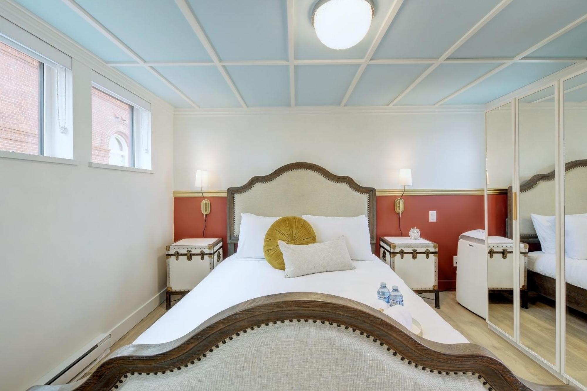 Victoria'S Parliamentary Suite With Private Rooftop Patio & Harbour View Екстериор снимка