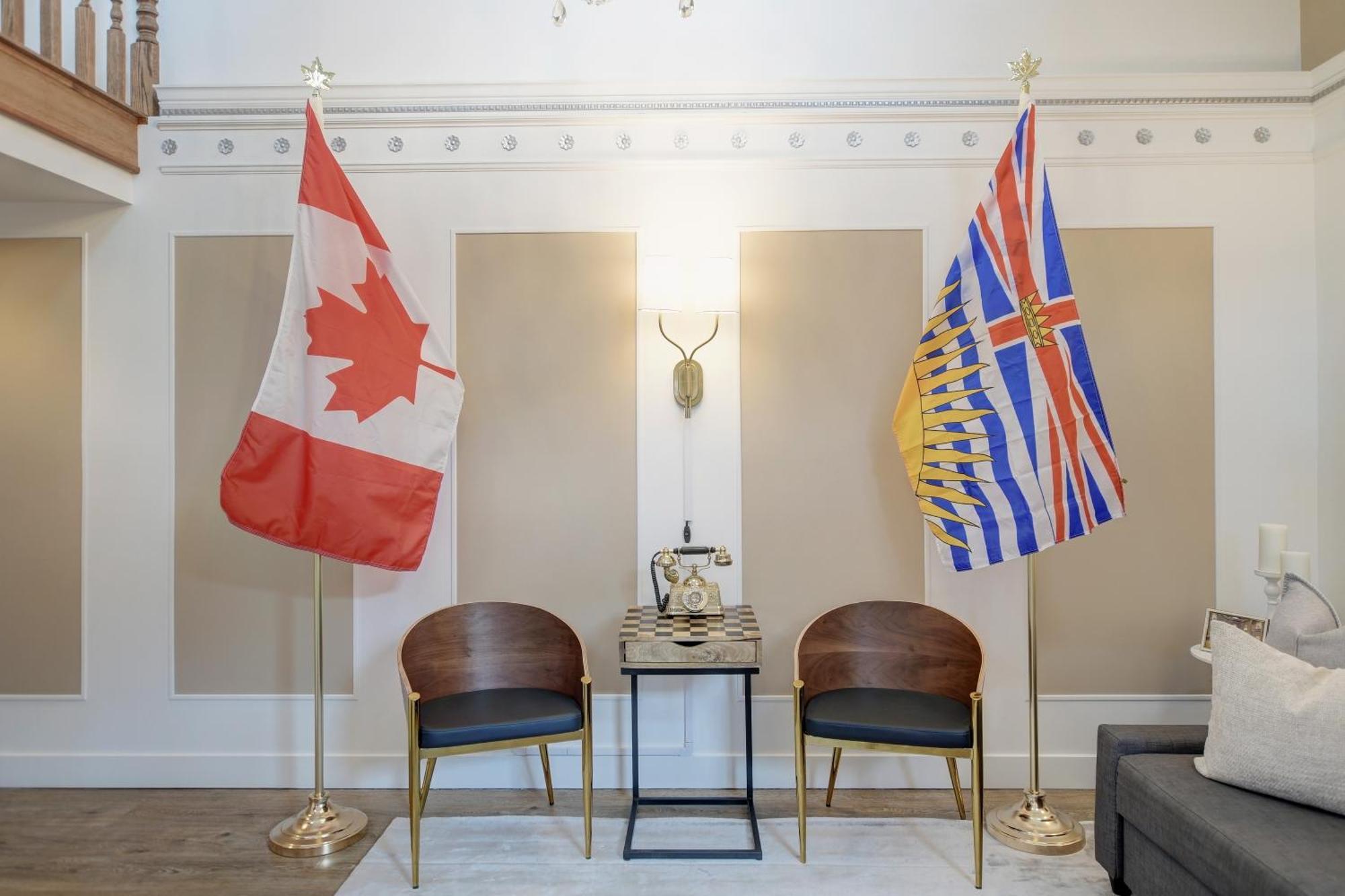 Victoria'S Parliamentary Suite With Private Rooftop Patio & Harbour View Екстериор снимка