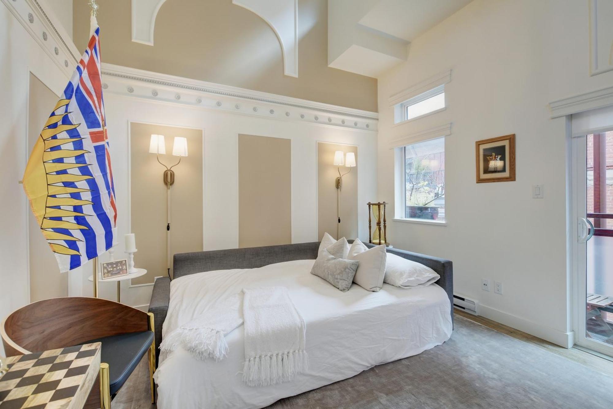 Victoria'S Parliamentary Suite With Private Rooftop Patio & Harbour View Екстериор снимка
