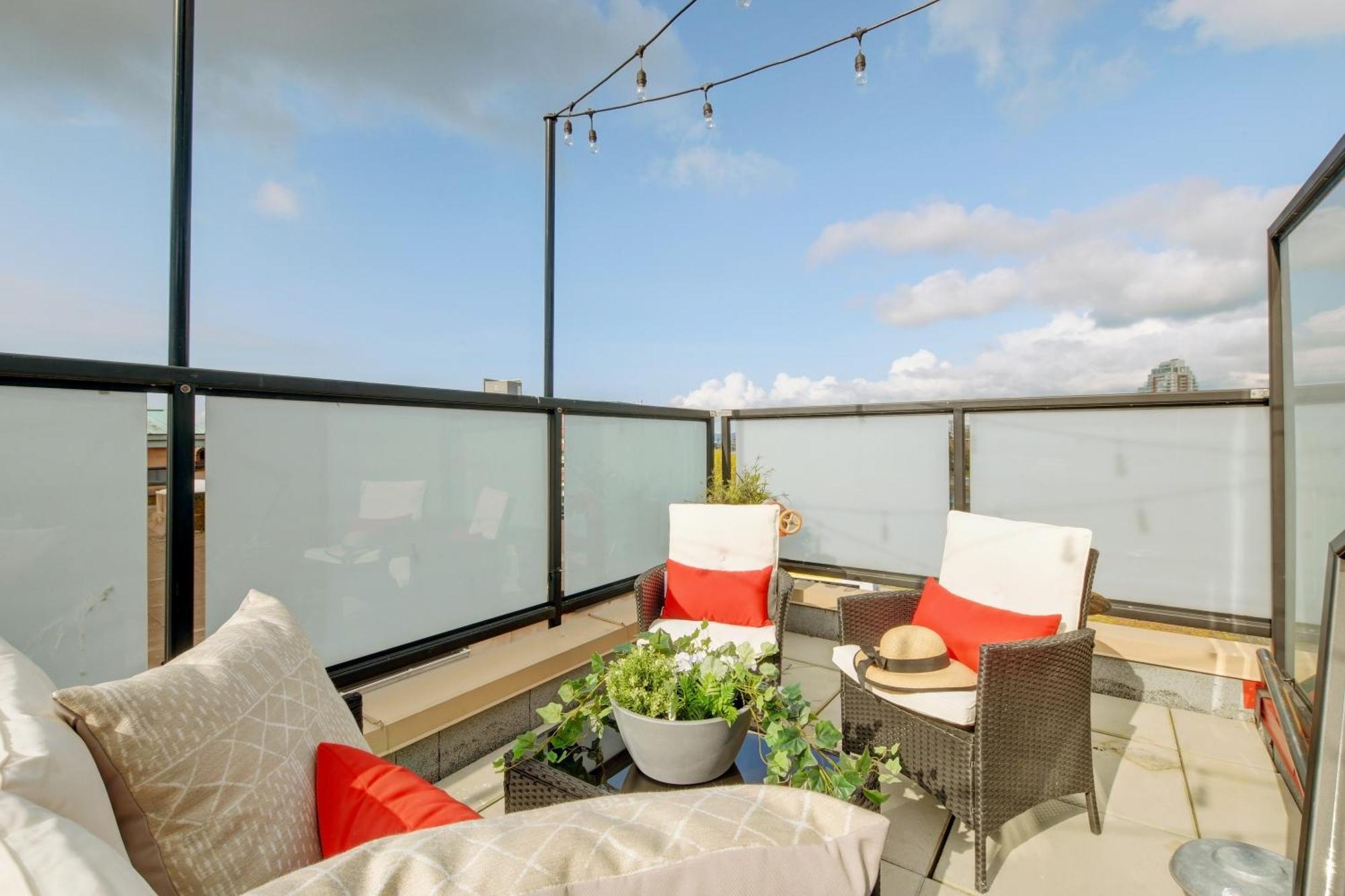 Victoria'S Parliamentary Suite With Private Rooftop Patio & Harbour View Екстериор снимка