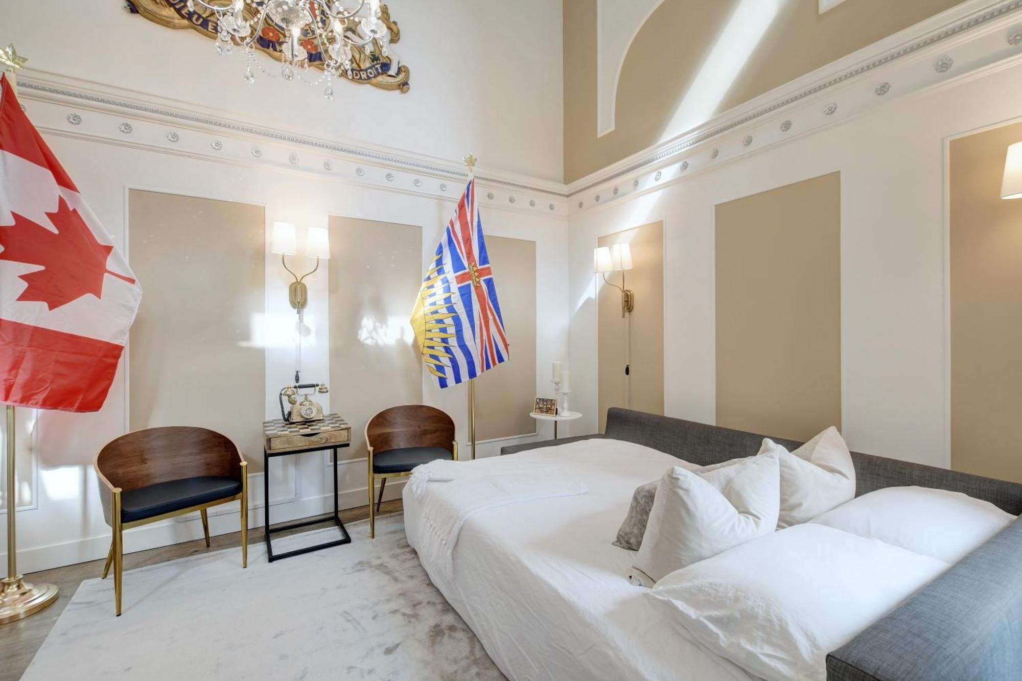 Victoria'S Parliamentary Suite With Private Rooftop Patio & Harbour View Екстериор снимка
